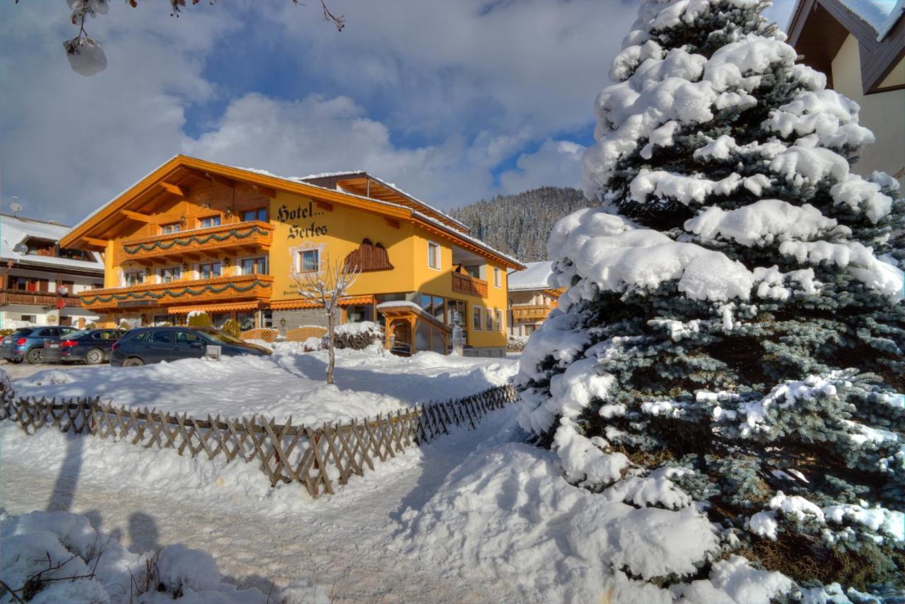 Hotel Serles Superior Dobbiaco Esterno foto