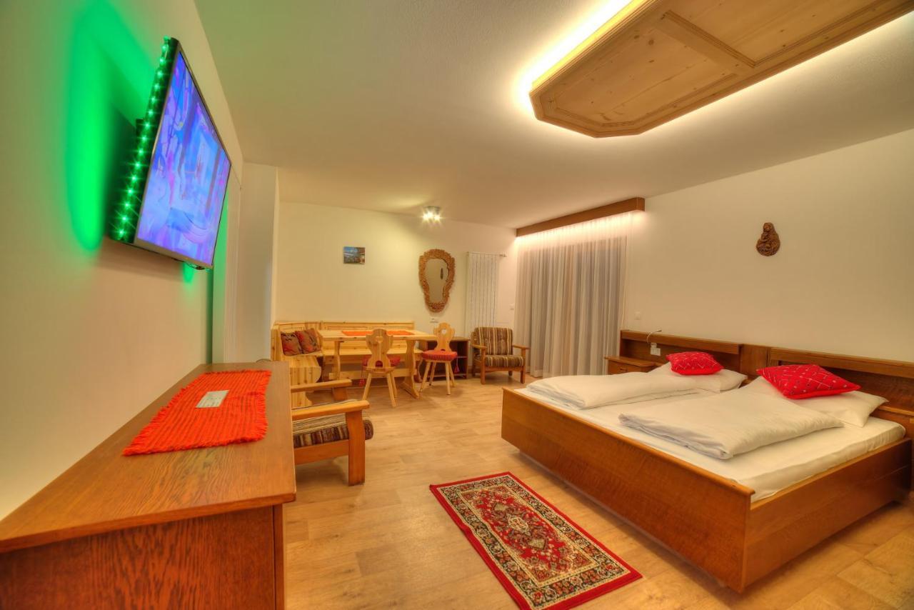 Hotel Serles Superior Dobbiaco Esterno foto